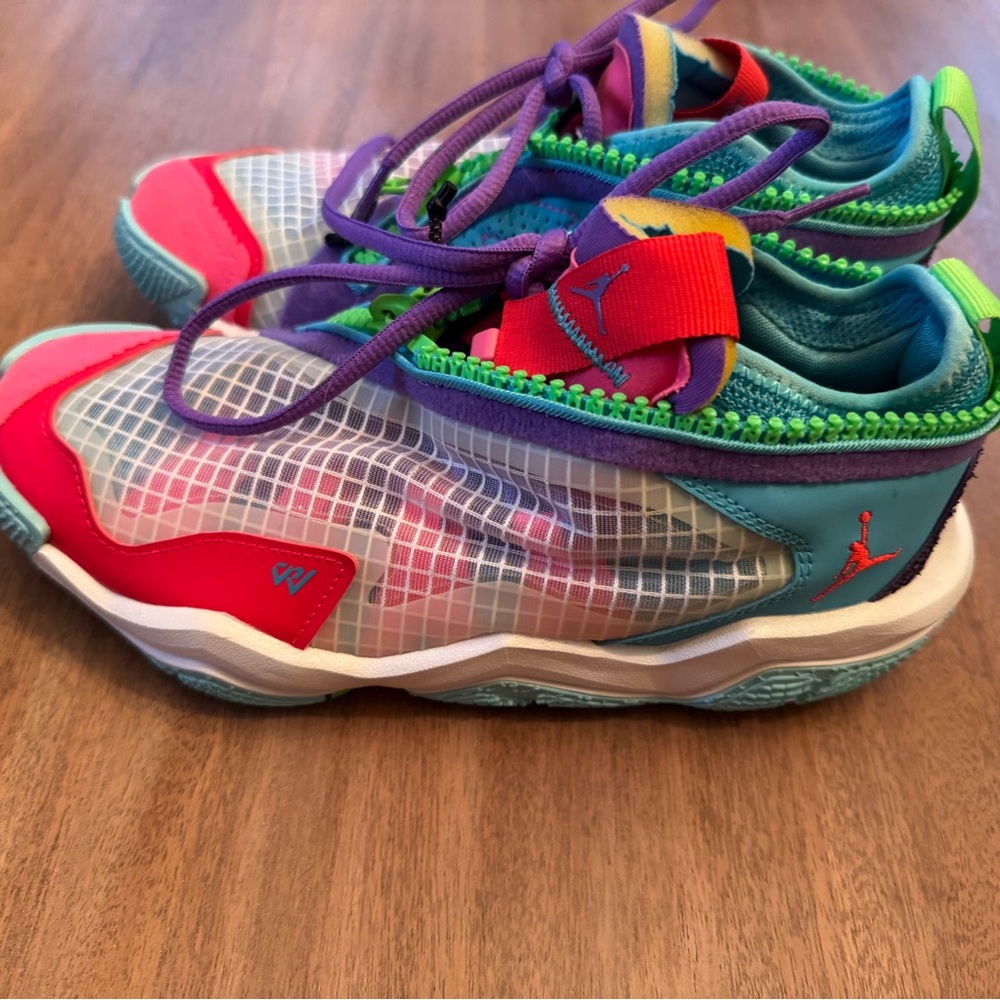 NWOB AIR JORDAN WHY NOT ZER0.6 KID’S BASKETBALL SNEAKERS